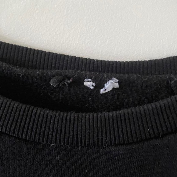 H&M rainbow patch pullover sweatshirt - Picture 5 of 5